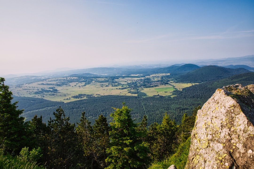 découvrez des excursions inoubliables au cœur de la nature ! partez à l'aventure à travers des paysages époustouflants, explorez des sentiers cachés et vivez des moments d'évasion en pleine nature. rejoignez-nous pour des expériences authentiques et ressourçantes.